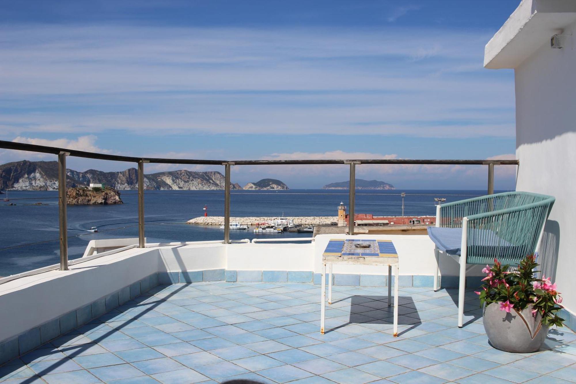 la mansarda sul mare Apartment Ponza Exterior foto