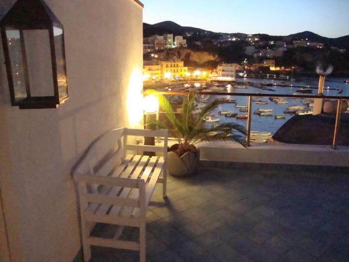 la mansarda sul mare Apartment Ponza Exterior foto